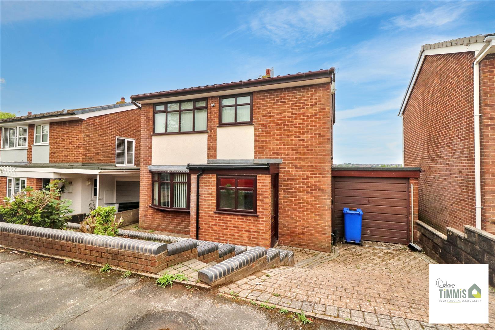 3 bed property in Fielden Close, Stoke-On-Trent